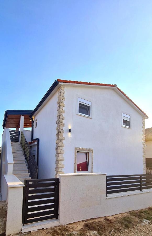 Family Oasis Apartment Zukve Vrsi Exterior foto