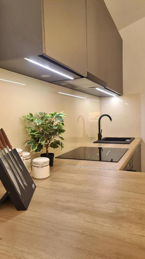 Family Oasis Apartment Zukve Vrsi Exterior foto