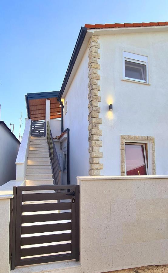 Family Oasis Apartment Zukve Vrsi Exterior foto